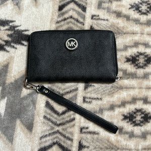 Michael Kors wristlet wallet